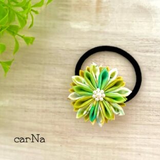 お花のヘアゴム　華やかグリーン