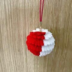 つまみ細工でくす玉のストラップを作ろう！つまみ方は基本の丸つまみだけ！